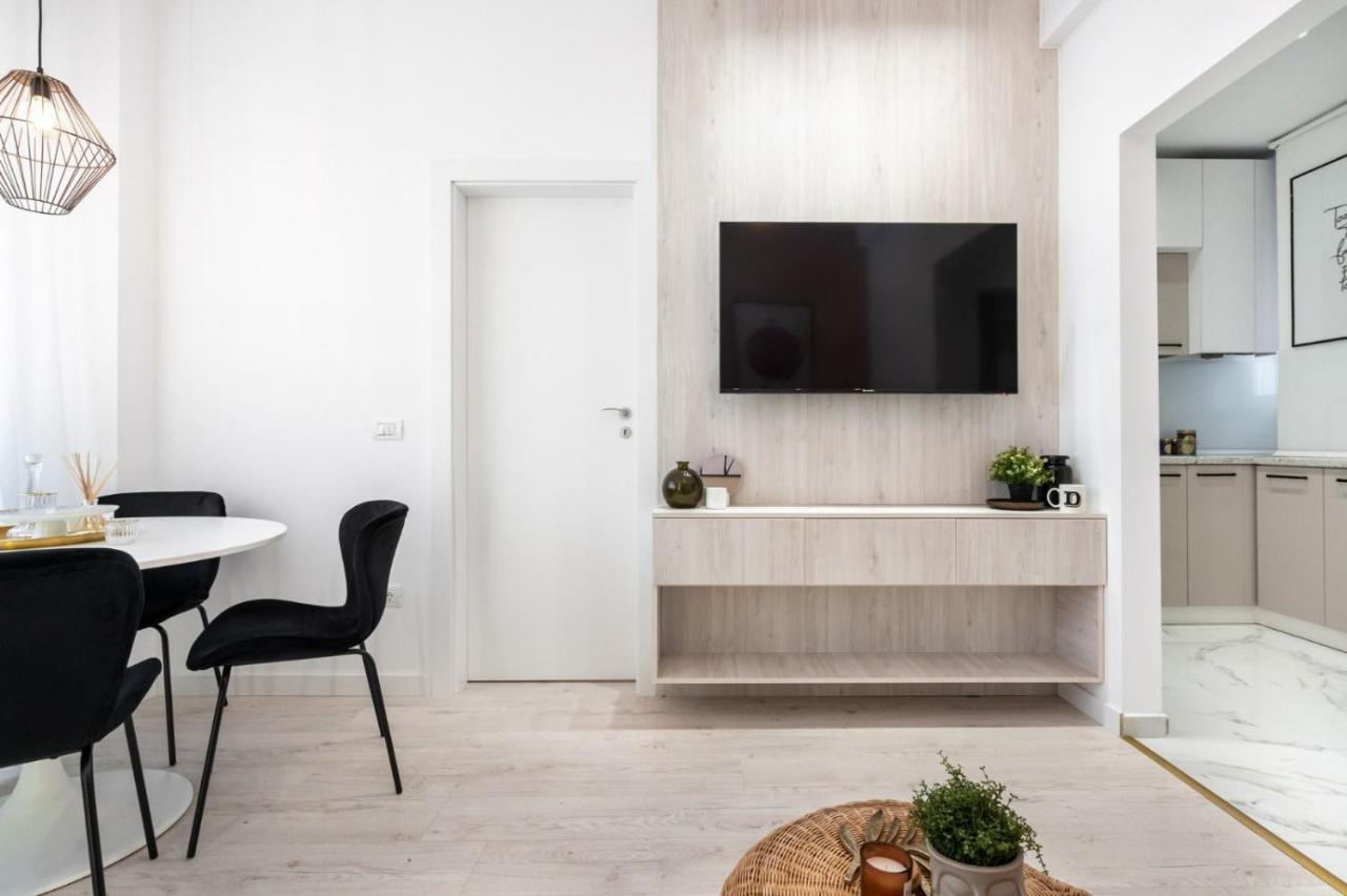 Victoria Charm Apartment Bucharest Exterior photo